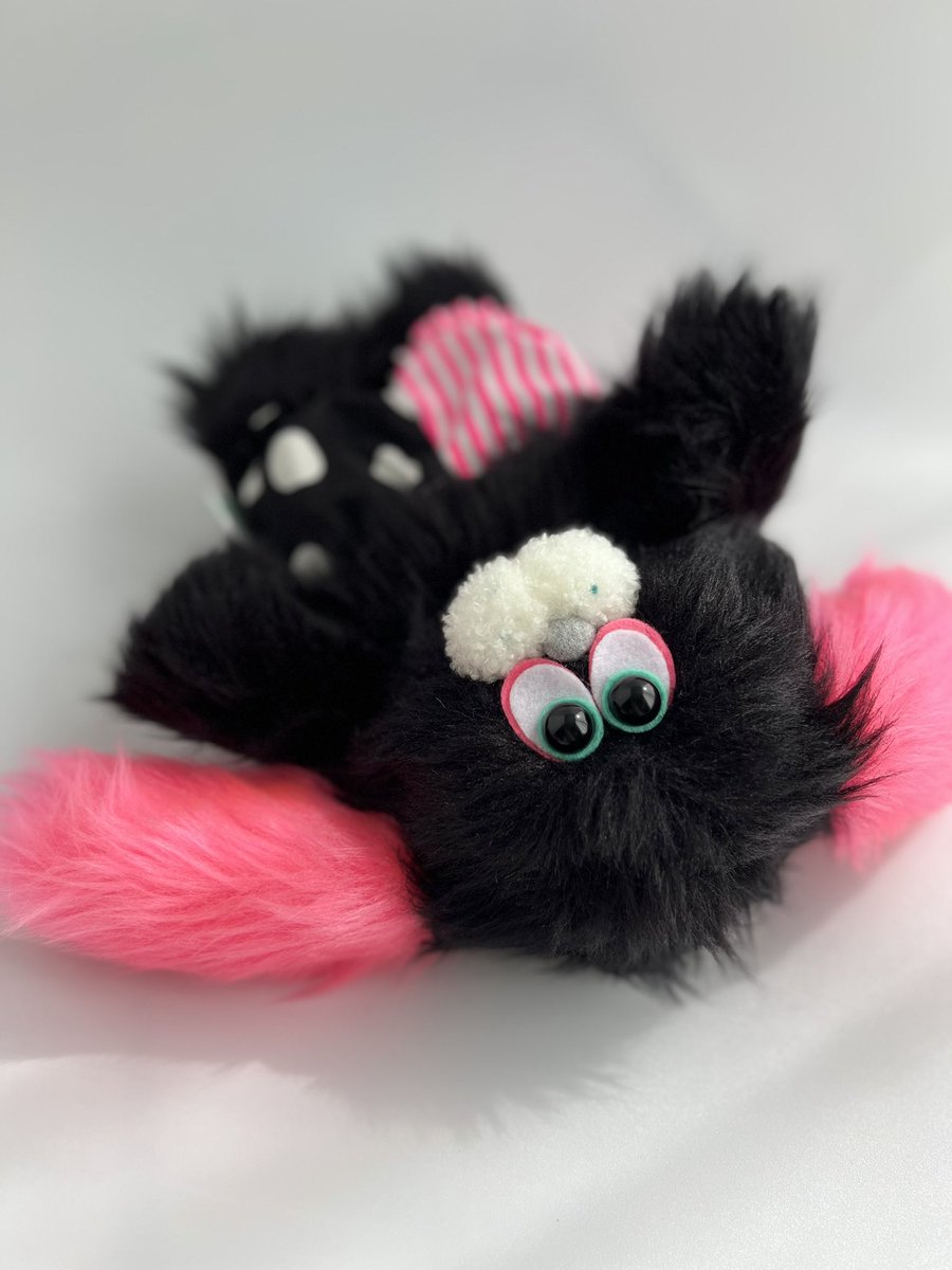 Sarido2025's tweet photo. 黒いモフモフちゃん出来ました🖤
https://t.co/ZlEiA9awPA

#minne 
#minneで販売中 
#BASE
#ぬいぐるみ
#ぬい活
#ぬいぐるみの時間
#ぬい撮り
#ハンドメイド https://t.co/bivDWJRfBH