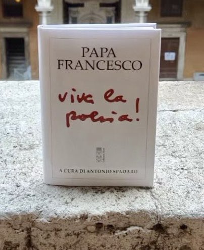 ✍️ La poesia è l'arte di esprimere l'indicibile con le parole.
🔹Sarò ospite a <a href="/dibuonmattino/">Di Buon Mattino</a> con 📚"Viva la poesia!", una raccolta dei testi di #PapaFrancesco sull’importanza della poesia e della letteratura.
Su #Tv2000
⏰dalle 9.00📺Canale 28 - 157 Sky
#31marzo