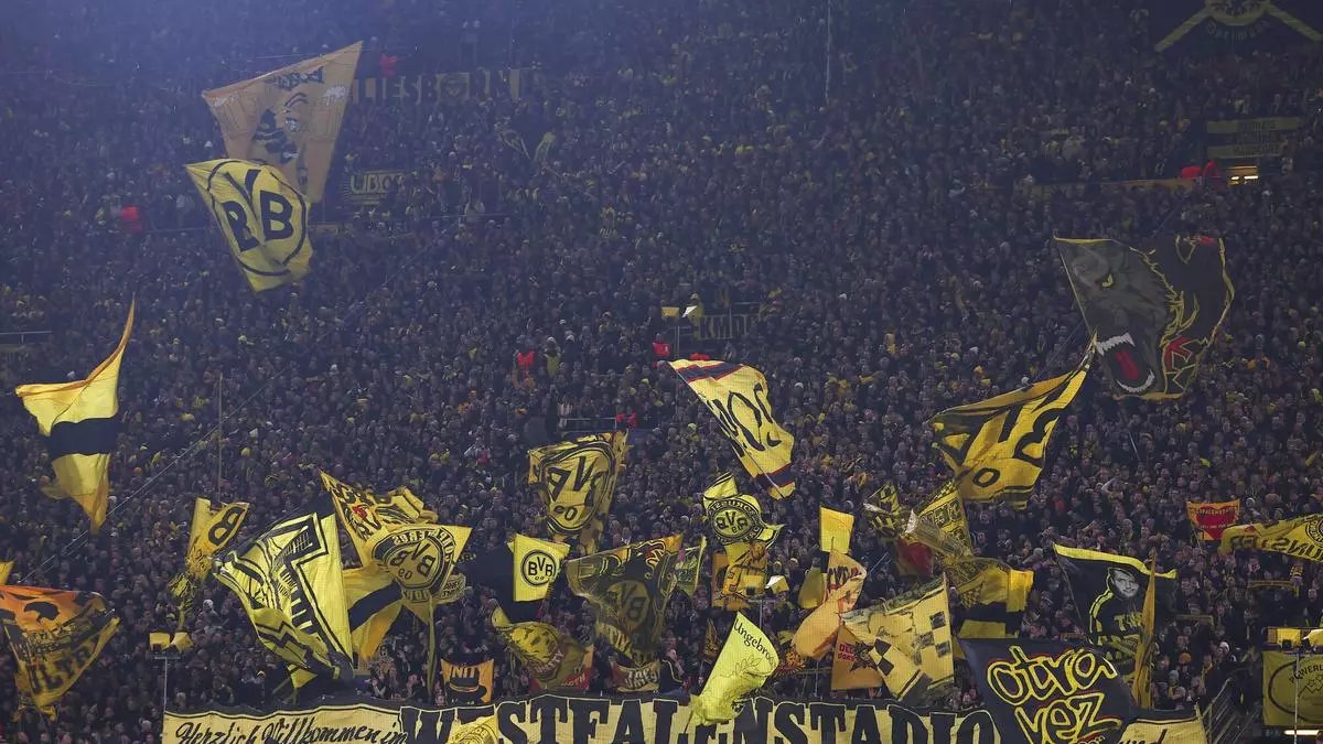BarcaUniversal's tweet photo. Over 300,000 Borussia Dortmund fans requested tickets to the match where they host Barcelona in the Champions League.

— @sport https://t.co/mylBKuHyfG