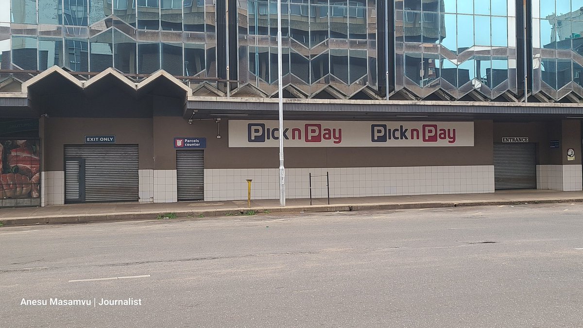 CMukungunugwa's tweet photo. Garai Makatenga Data 😆
Ndichiri Kutsvaga Kuti Demo Yacho Iripapi Pano PaTwitter Ku FaceBook Ndashaiwa Wena https://t.co/37N0fNOk4D