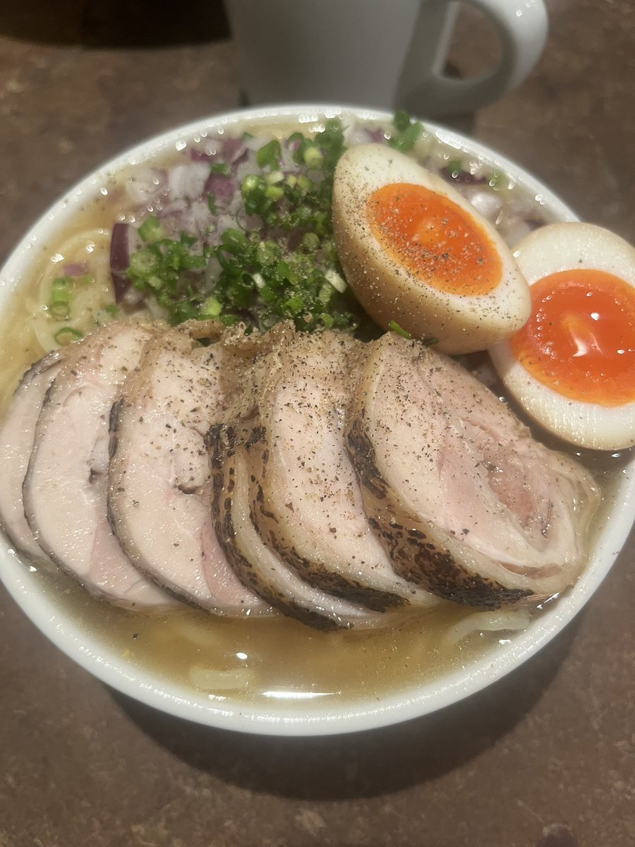 フライドチキンで出汁をとったラーメン