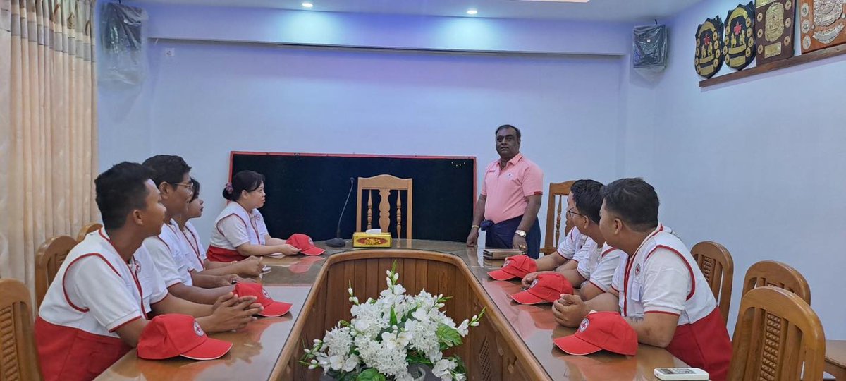 MyanmarRedCross's tweet image. 🚑 #Deployment Update

Trained Red Cross Volunteers from #Kayin and #Mon are heading to Yangon for a briefing before deploying to support the #earthquake response in #Mandalay &amp;amp; #Sagaing.
