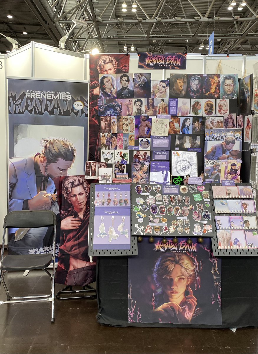 mostlyskin's tweet image. Thank you to everyone who said hi at LBM! I had such a good time, people were so nice, and i sold out all my original comics! 🥰🙌 Now i'm on vacation until the end of april! 🏝️