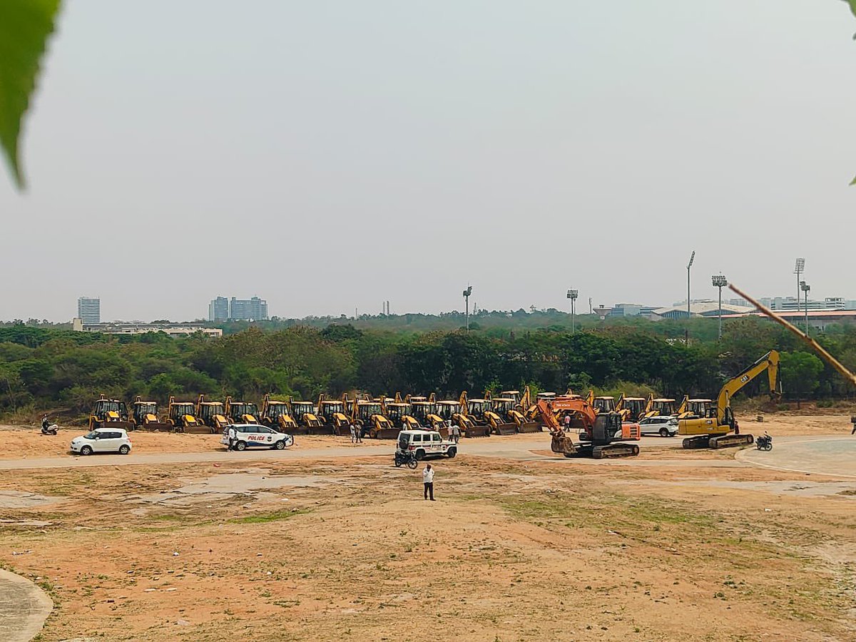 Iamonwheels's tweet image. As an HCU student, I stand against the auction of 400 acres of our campus land. This isn’t just about space—it’s our heritage, our biodiversity, our future. Peaceful protests met with lathicharge? We deserve better. @RahulGandhi @kcvenugopalmp
#SaveHCU #StandWithHCUStudents