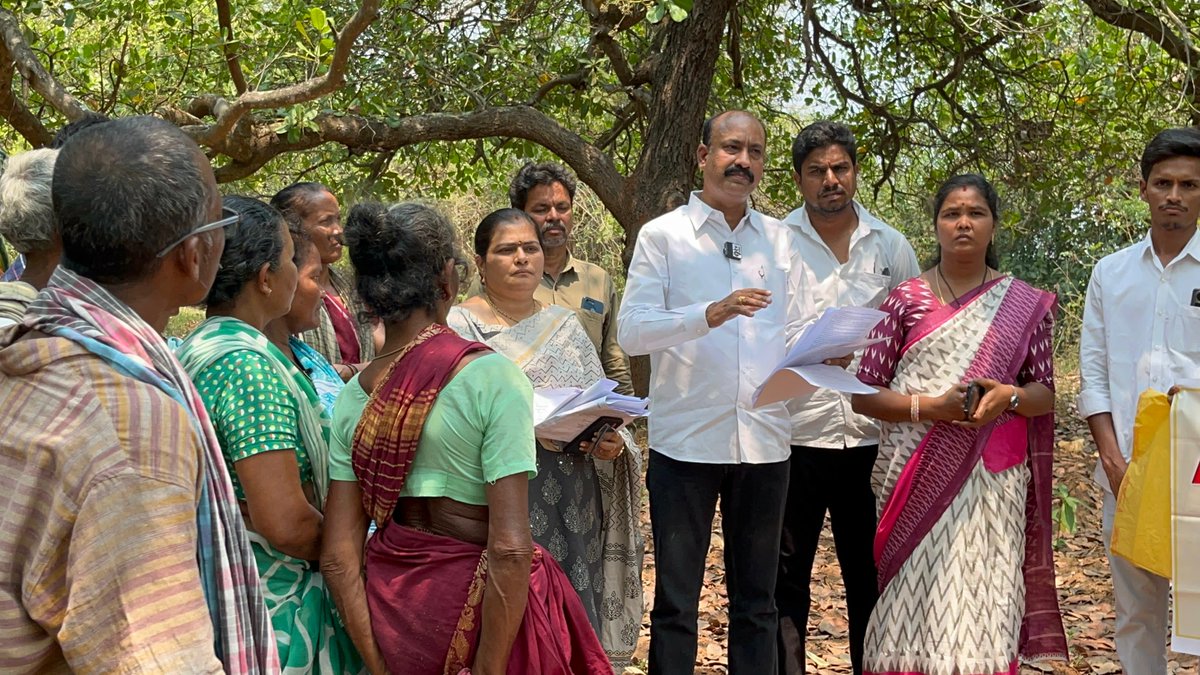 AilajHq's tweet image. 1/n AILAJ Andhra Pradesh Press release:

Take action against Golugonda Mandal Revenue Officers who are involved in abuse of power and corruption

 Based on a series of articles coming in the media on 29.3.25, representatives of AILAJ Fact Finding Committee visited old Mallampeta