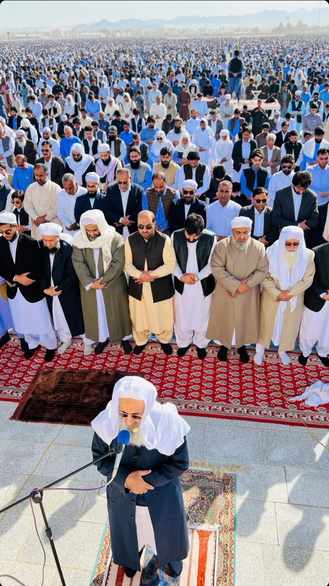 _baloch_am_'s tweet photo. شُمه عید مبارک
عید سعید فطر بر شما مبارک💫
#EidMubarak https://t.co/crW72EjpGM