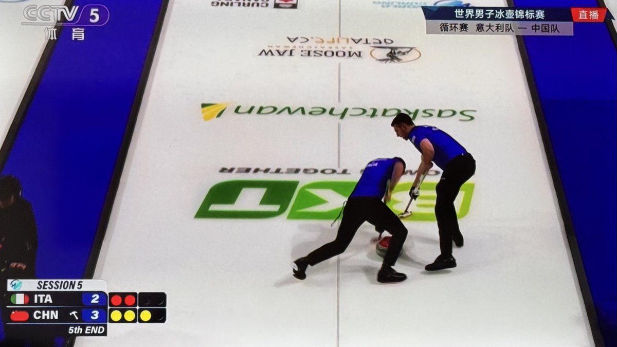 天啊！意大利男子冰壶队员都这么帅嘛？！面部轮廓线清晰，五官棱角分明，鼻梁高挺，胡茬浓密性感！身材结实，四肢修长，细腰翘臀，意大利男人不愧是世界公认的最帅的男人！相信也是“材”大“器”粗，真想有生之年被意大利帅哥们轮奸！最好五天五夜别让我逼休息，吃饭睡觉大鸡巴都插在我逼里！愿美梦成真！