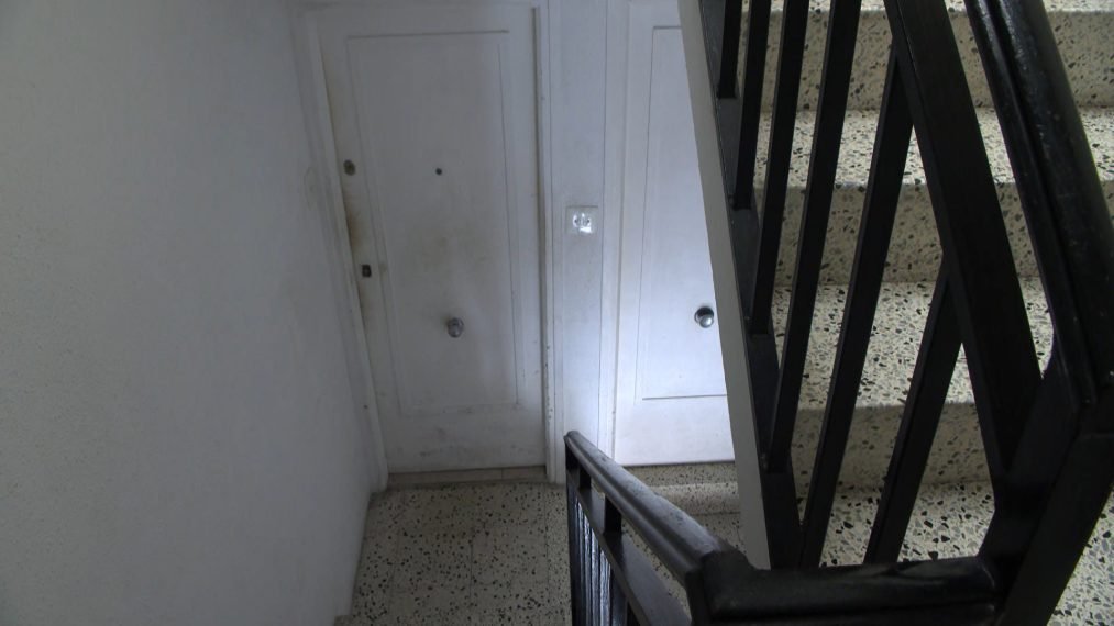 CanalTerrassa's tweet image. 📢 | Denuncien l’existència d’un narcopis en un habitatge social de #CanBoada

El veïnat assegura que l’home hi relloga habitacions i mostra un comportament, diuen &quot;violent, amenaçador i sorollós a la nit&quot; 

▶️Hi parlem terrassadigital.cat/denuncien-lexi… #Terrassa