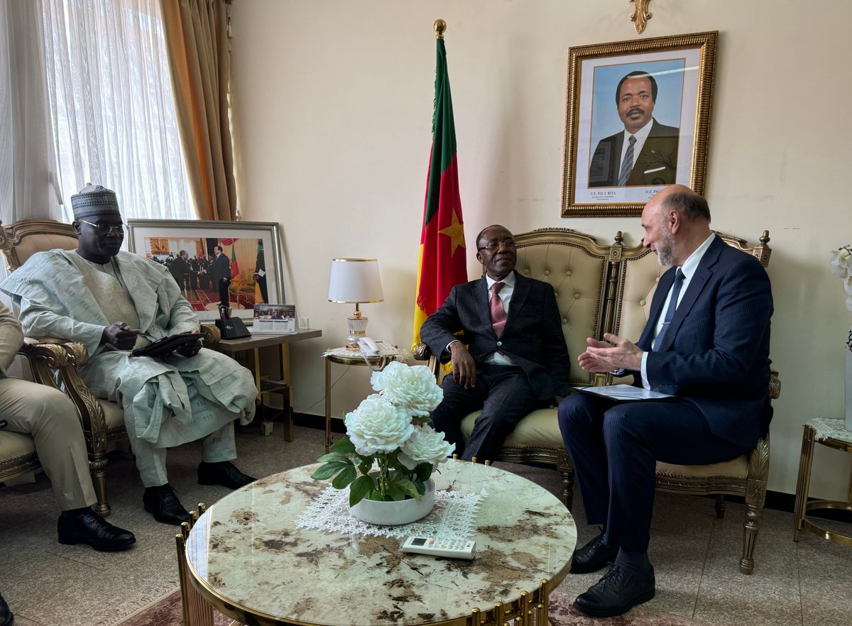 S.E. Ambassadeur Georgy TODUA a été reçu par S.E. Ministre des Mines, de l'Industrie et du Développement Technologique (ai) Calistus Gentry FUH.

H.E. Ambassador Georgy TODUA was received by H.E. Minister of Mines, Industry and Technological Development (ai) Calistus Gentry FUH.