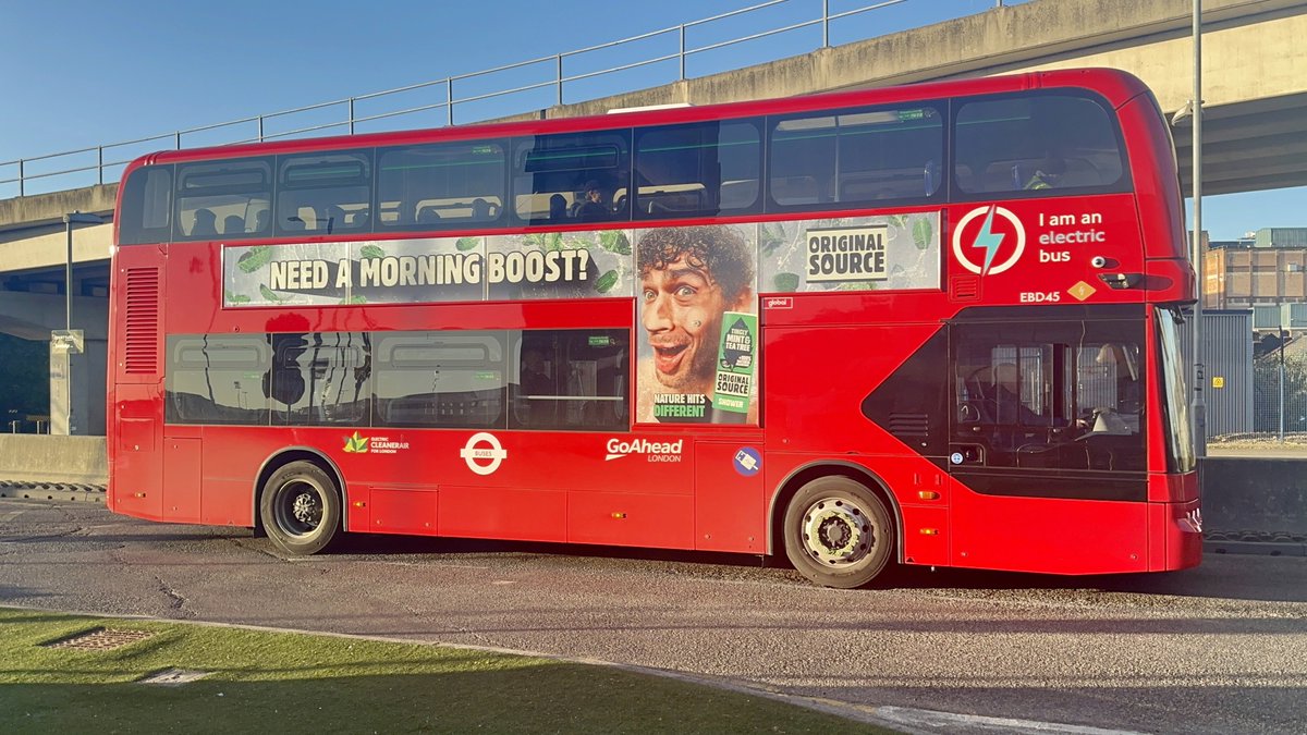DriveGreen80167's tweet image. Red double-decker electric bus - this must be London 🚌
#London #UK #RedBus #BYD $BYDDY #alwaysbecharging