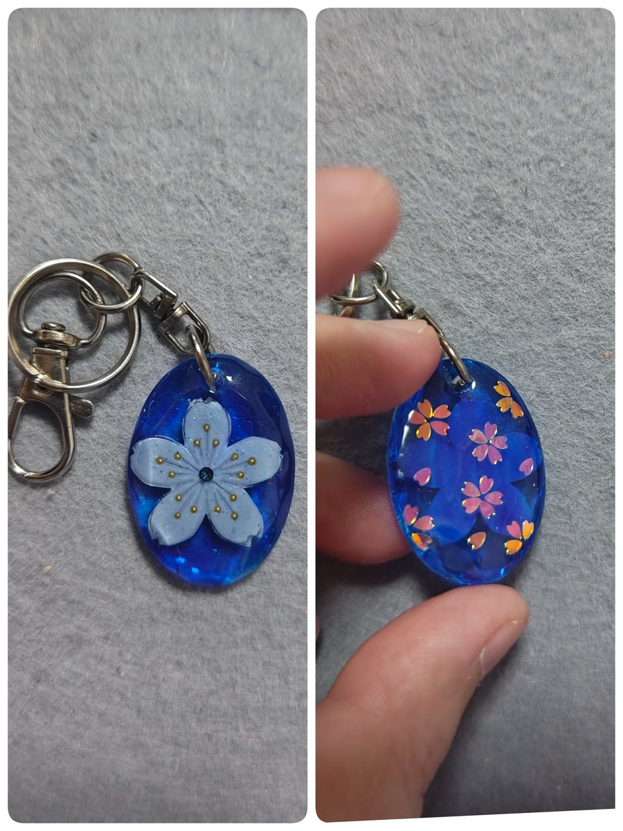 ロイヤルブルーサファイアみたいな色味の宝石に閉じ込めた青桜🌸✨
角度で色が変わるホログラムが表からも見えてキラキラです✨