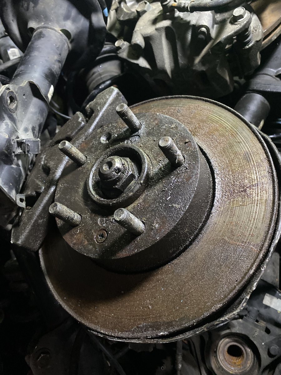 kirya_ug's tweet photo. Nze ntunda spare parts (0756577143), gwe otunda kki tukigule? https://t.co/hSleJXDGI5