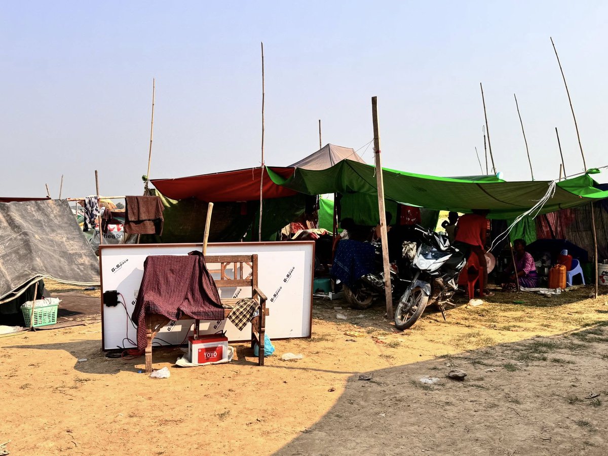 MyanmarRedCross's tweet image. On Mar 30, our #RapidAssessment Team visited the #Musalim Community in Bong-O village, #Amarapura, #Mandalay where many were affected by the #earthquake during prayers. We provided first aid, emotional support, and assessed immediate emergency needs.
