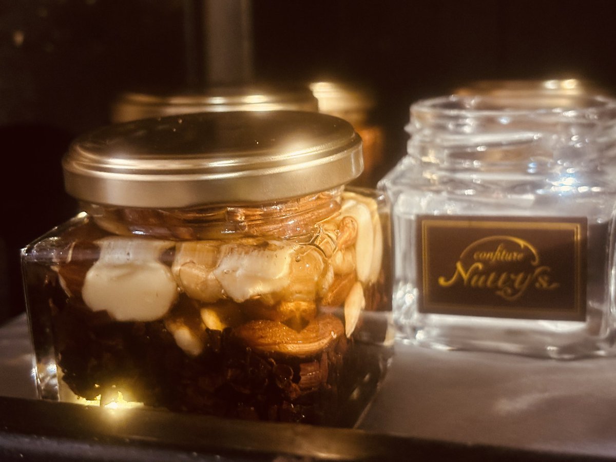 confit_nuttys's tweet photo. カカオ&amp;ミックスナッツハニーコンフィチュール🍯
焙煎カカオの香ばしさとナッツの食感、芳醇な香りのブランデーハニー🍯
当店Nutty'sでしか味わえない至福の逸品。
パンのおとも新時代！
西武渋谷店　CHOOSEBASE SHIBUYA へGO🥄
オンラインショップで全国どこでも発送。
https://t.co/ysxtFBfghN https://t.co/BSFyl2Qjwf