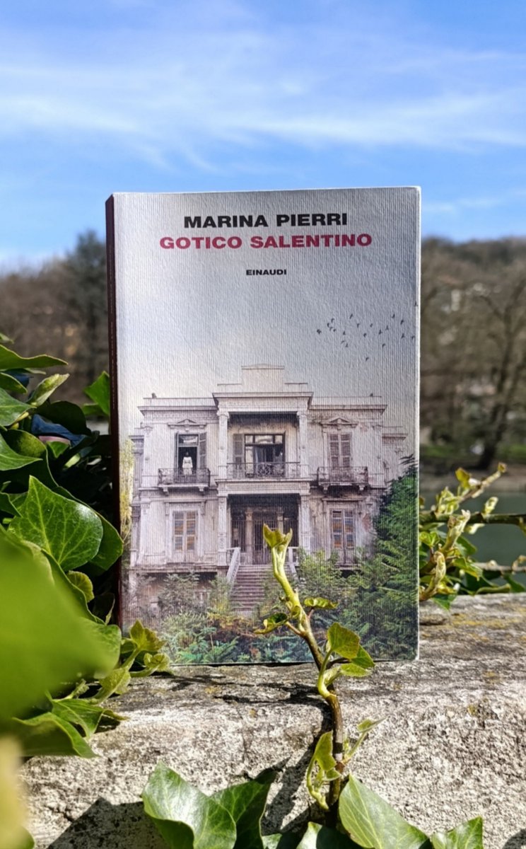 ragazzochelegge (@mik_1994) on Twitter photo Il Salento. Lu sule, lu mare, lu jentu. E i fantasmi di #MarinaPierri.
<a href="/Einaudieditore/">Einaudi editore</a>
La recensione di #GoticoSalentino è sul blog: diariodiunadipendenza.blogspot.com/2025/03/recens… Il Salento. Lu sule, lu mare, lu jentu. E i fantasmi di #MarinaPierri.
<a href="/Einaudieditore/">Einaudi editore</a>
La recensione di #GoticoSalentino è sul blog: diariodiunadipendenza.blogspot.com/2025/03/recens…