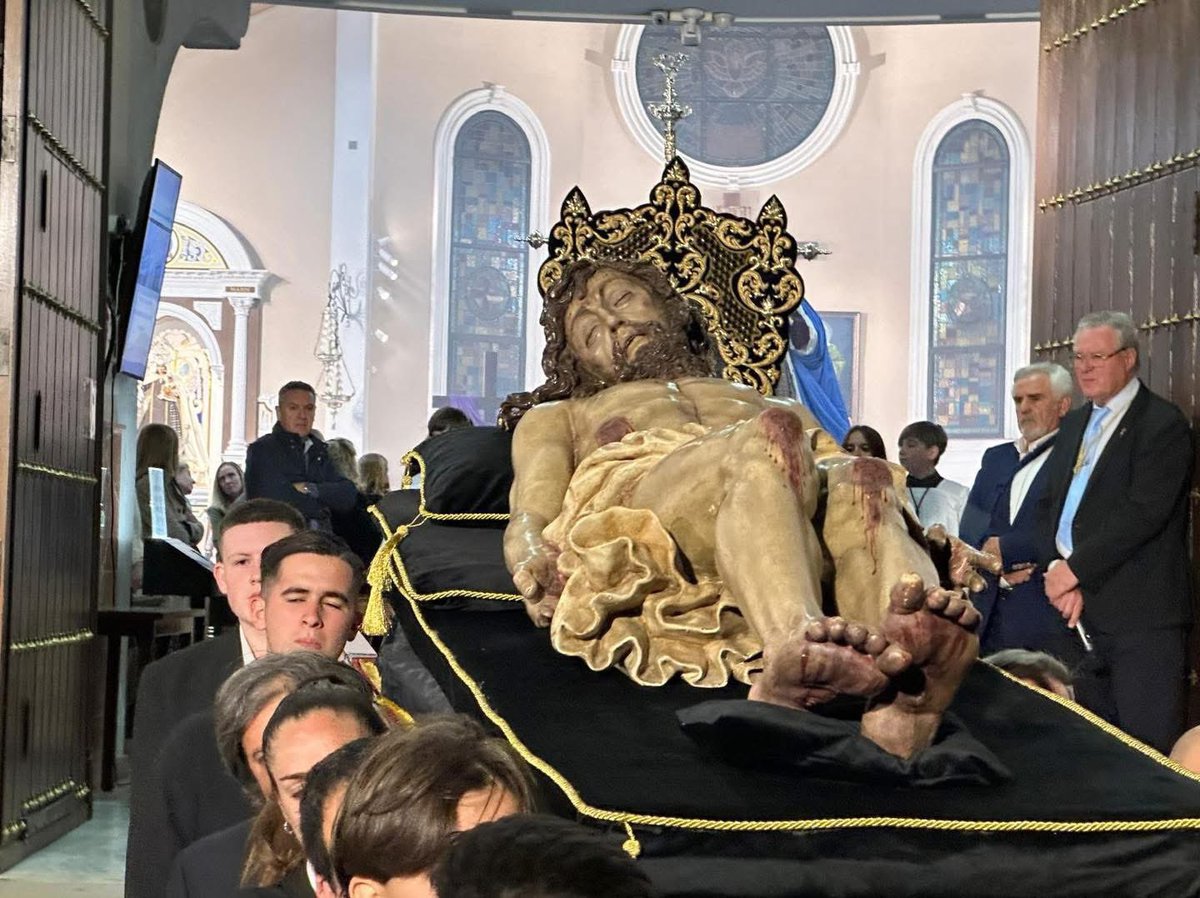 Hermandad del Yacente tweet media