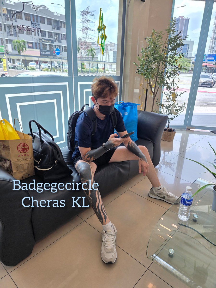 Badgegegroup tweet media