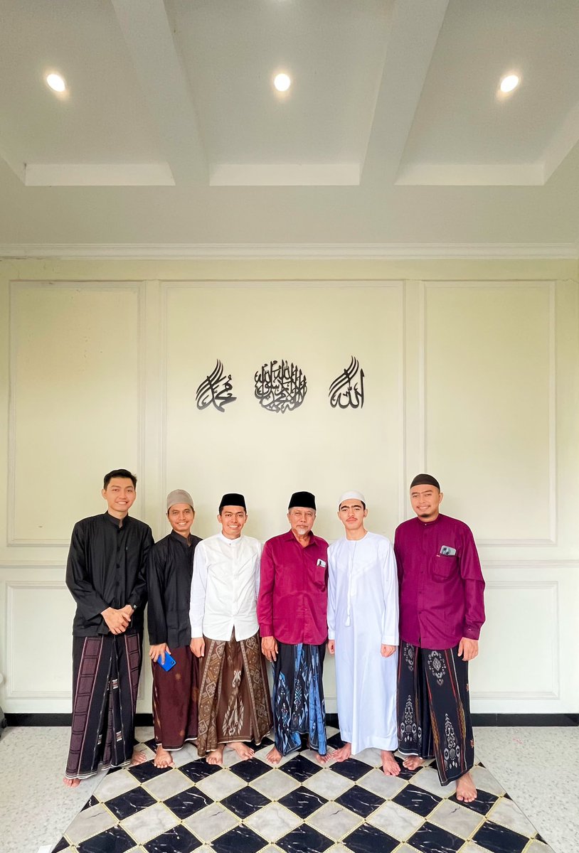 Alhamdulillah. Momen Lebaran adalah bentuk suka cita, kebahagiaan yang kita bagi bersama keluarga, teman, dan orang-orang tercinta. Semoga kita selalu diberi keberkahan dan kebersamaan yang tak ternilai. 

Mohon maaf lahir batin 🙏 

#lebaran