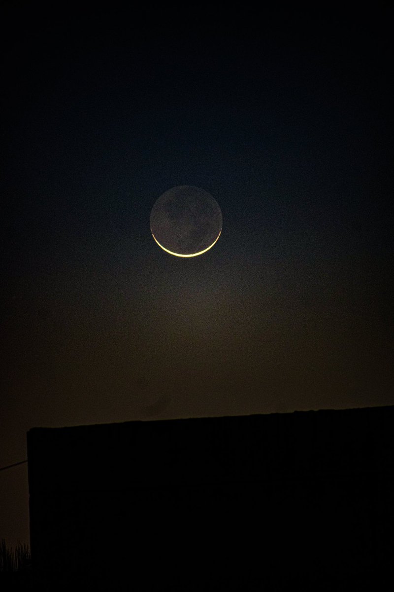 picabuzz's tweet image. Nothing is more beautiful than sighting moon of Day 1 #EidMubarak