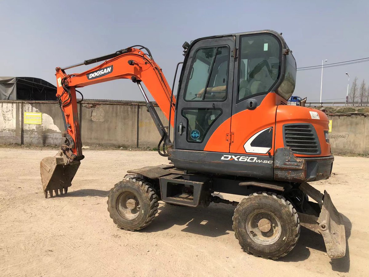 sinoloader's tweet image. i have doosan used wheel excavators,china top brand,korean made,very good machine...thanks.