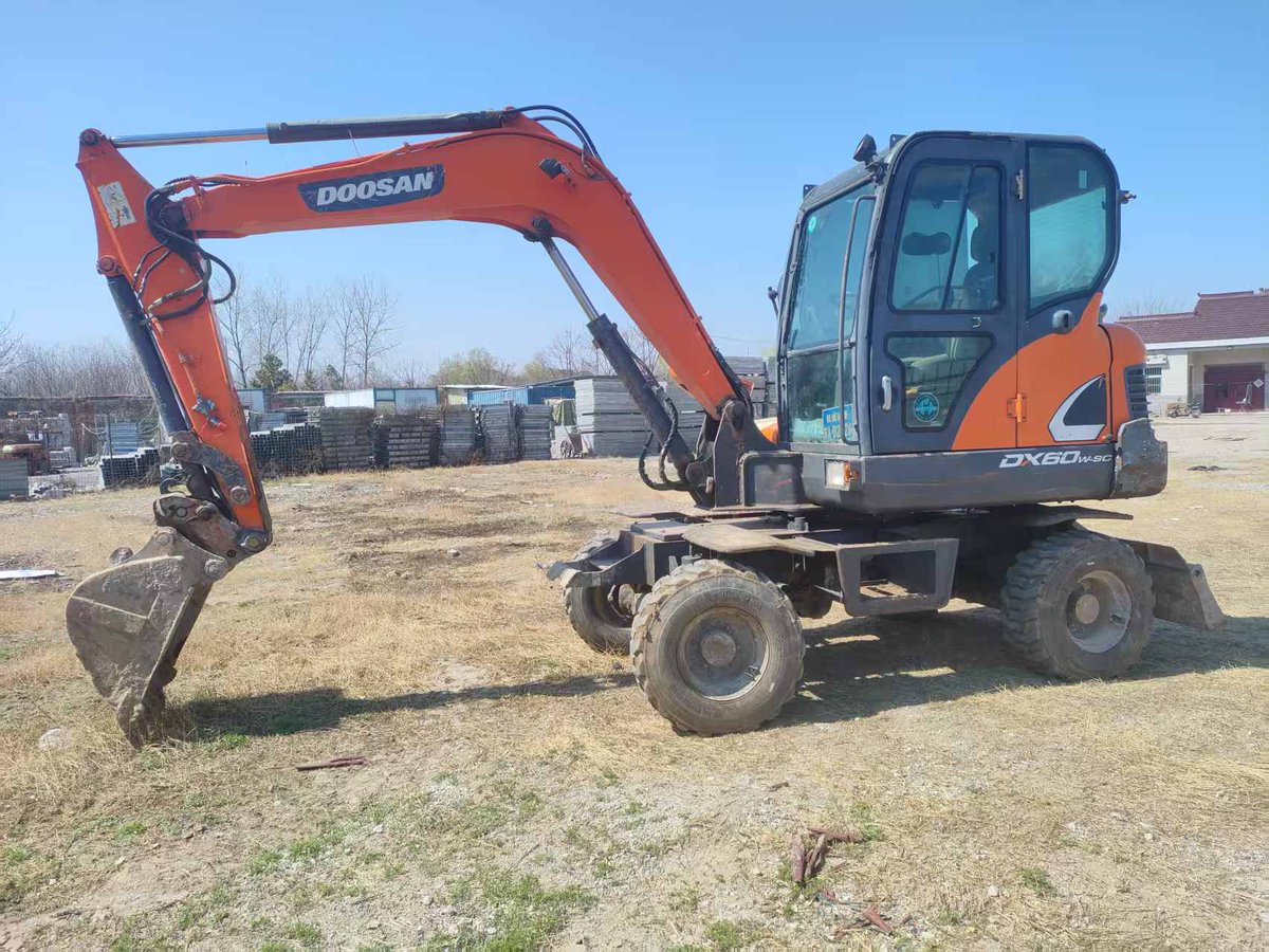 sinoloader's tweet image. i have doosan used wheel excavators,china top brand,korean made,very good machine...thanks.