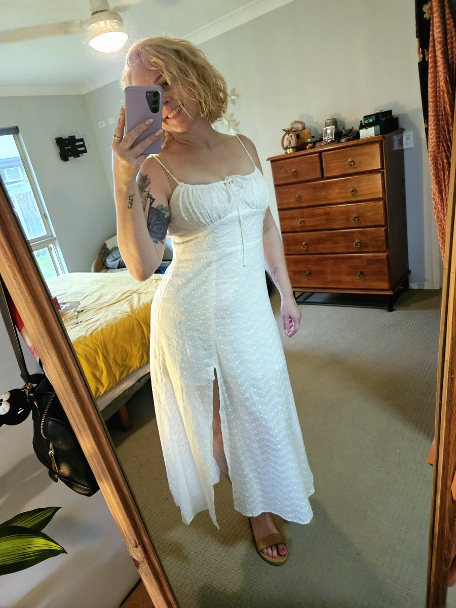 Wearing a dress brings out my feminine energy. I will wear a dress in almost every occasion and day of the week when I can. I mean why not? They are so pretty.