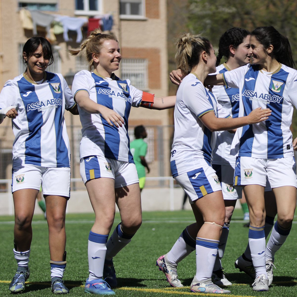 ☀️¡Buuuuuuenísimos días! 😁

😎 ¡A empezar la semana con alegría!