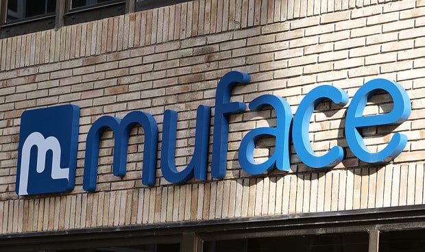 CSIFnacional's tweet image. ✅ Hoy finalizaría la asistencia sanitaria para cientos de miles de funcionarios/as de Muface si no fuera por la prórroga acordada tras las presiones de CSIF hasta el 31 de marzo. Esto es muy importante sobre todo para los dependientes de DKV, aseguradora que ha abandonado el…