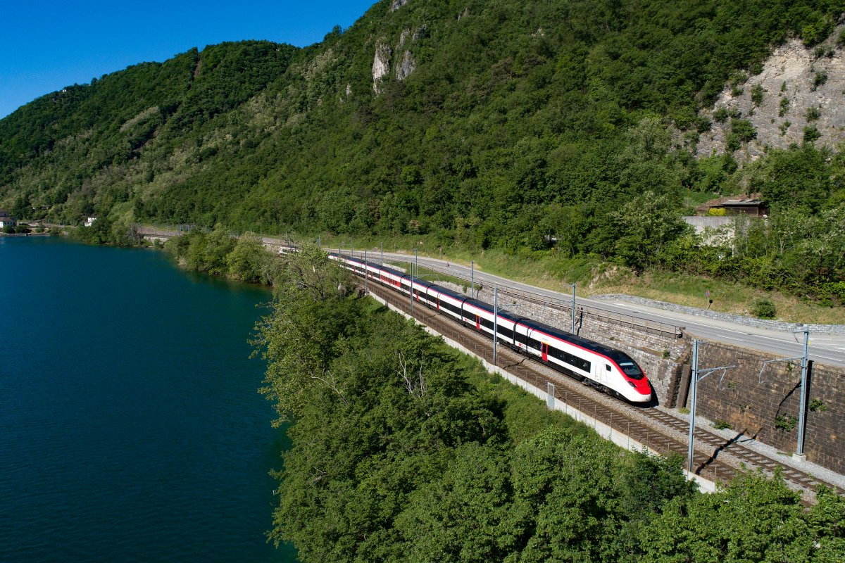 An Ostern ist das Tessin eines der beliebtesten Ziele von Reisenden aus der Deutschschweiz. Die SBB baut ihr Angebot deutlich aus. Für eine staufreie Reise bietet sie auf der Gotthardachse 20 Extrazüge und insgesamt rund 64 000 zusätzliche Sitzplätze an. news.sbb.ch/medien/artikel…