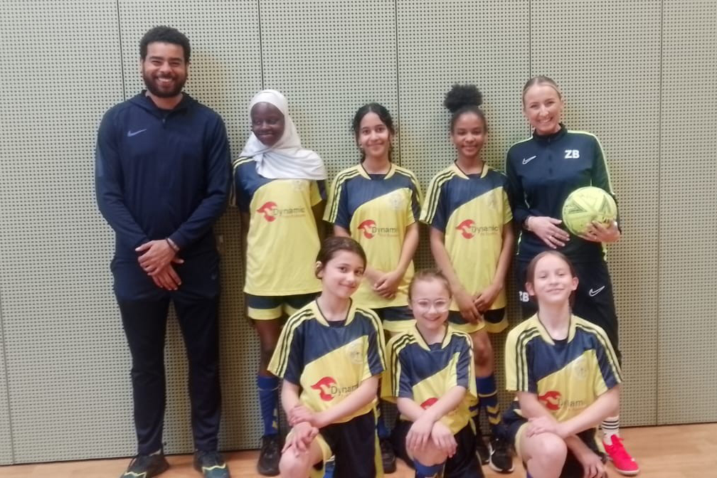 Gallions Mount School tweet media