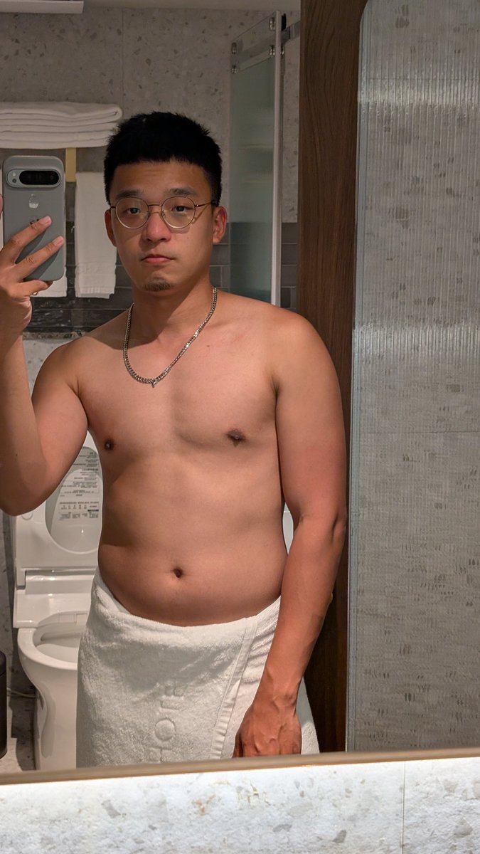 被趕出去的合照時刻
被拉進來的跳舞環節
蒐集落陣的人
解放落下的淚
友誼卻整日未見
困境能徹夜長談
我的大港
滿的雜感