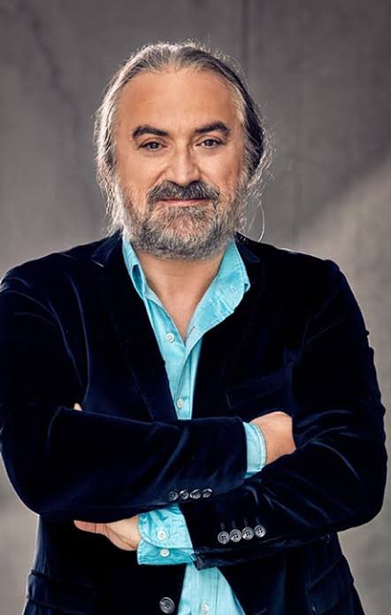 Nur içinde yatsın!Fikri,kalbi,sesi güzel insan…❤️