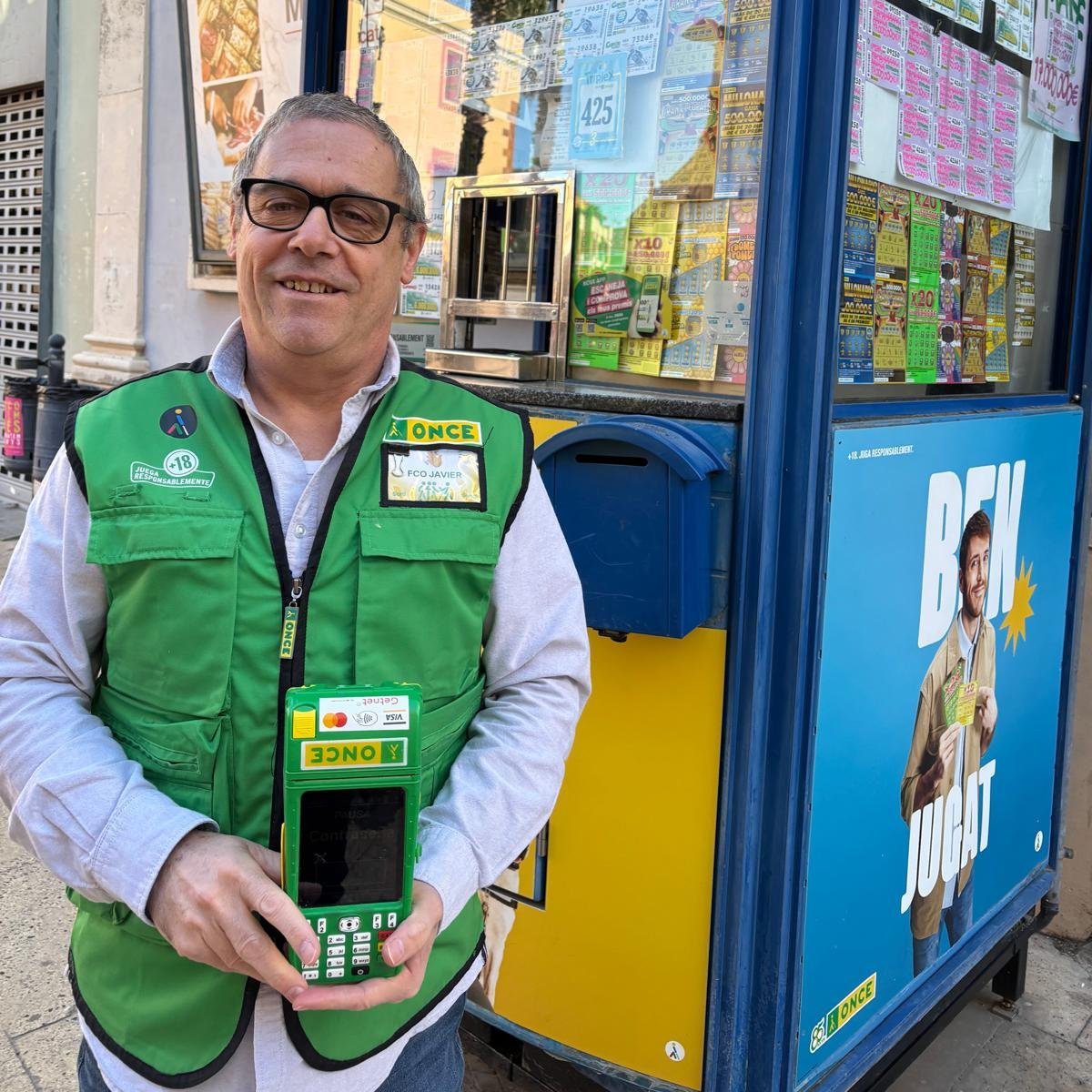 Bon dia!!! ☀️ el #Sueldazo del Cap de Setmana de l'<a href="/ONCE_oficial/">ONCE</a> ha repartit un sou de 2.000 euros al mes durant 20 anys, 240.000 euros en total, al Mercat Municipal de Gavà 💰👏

Enhorabona a l'afortunat o afortunada 🍀🍀 #BenJugat