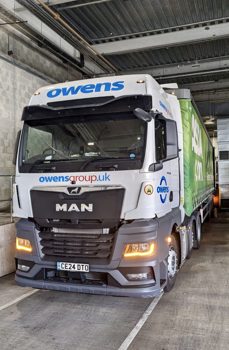 A bright start to the week at ASDA Warrington! “Greens, glorious greens” setting the tone for a great Monday 🌱