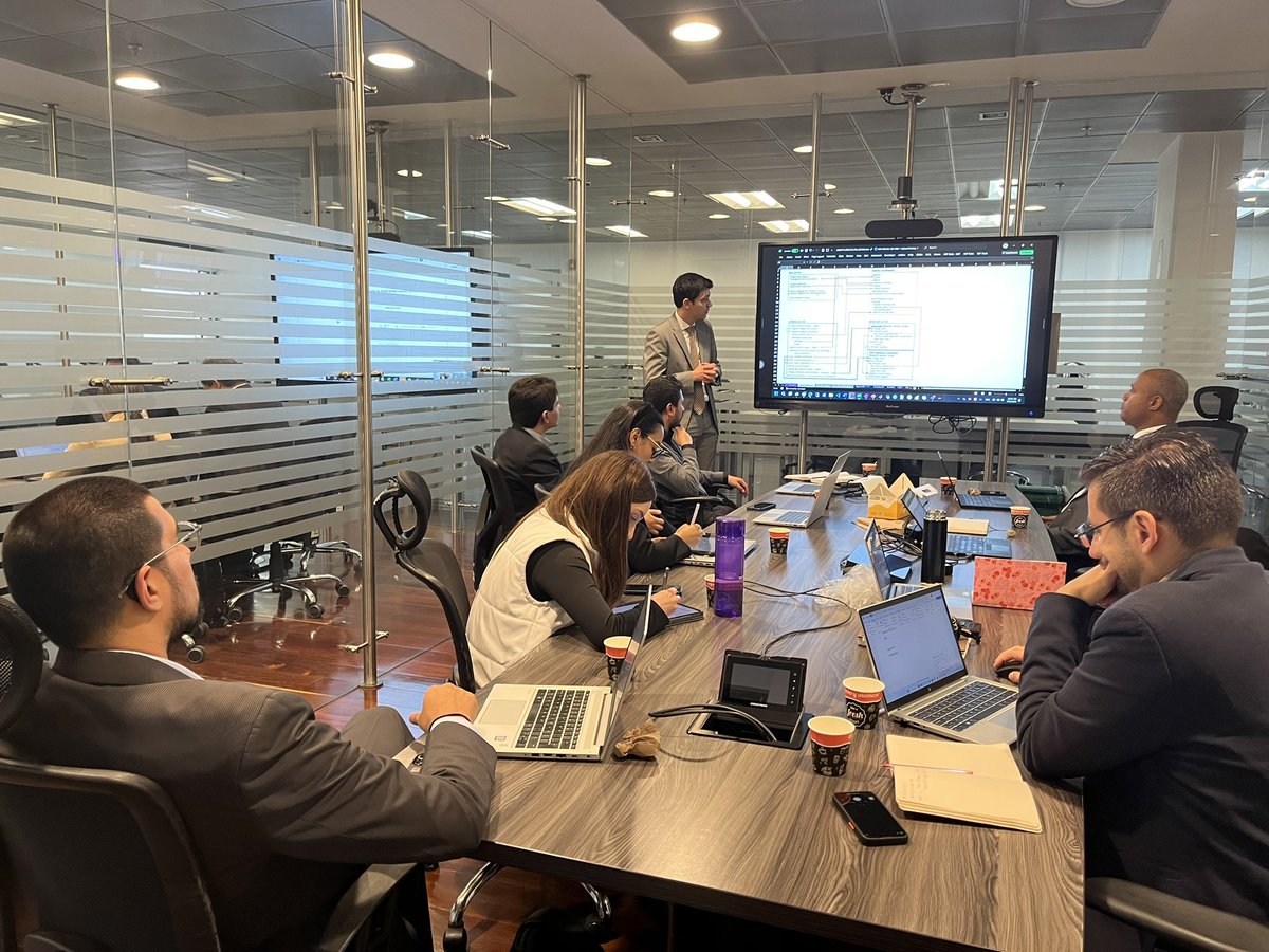 Hoy damos inicio a una nueva misión de asistencia técnica del <a href="/FMInoticias/">FMI</a> en el CARF. 

Durante esta semana, trabajaremos en el fortalecimiento de herramientas de análisis de consistencia macroeconómica de la Dirección Técnica.