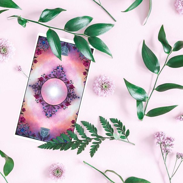 Tarot.com tweet media