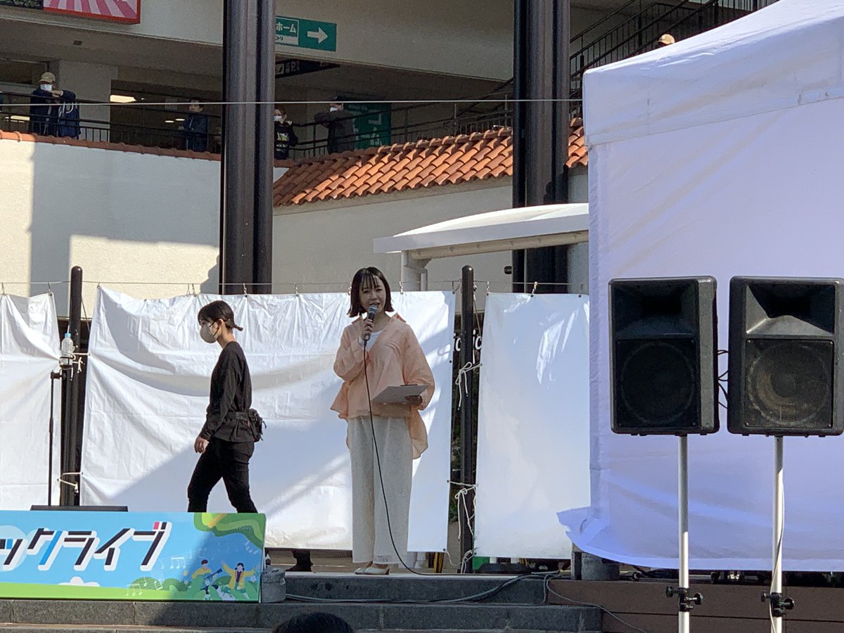 nextsensationjp's tweet photo. 久しぶりのピィとの再会、
馴染みのミュージシャンがたくさん出演。
素敵なMCお嬢。
そしてなにより尊敬する先輩との現場。
最高。
須磨パティオリニューアルオープン、おめでとうございます！ https://t.co/kbfbfdvjfC