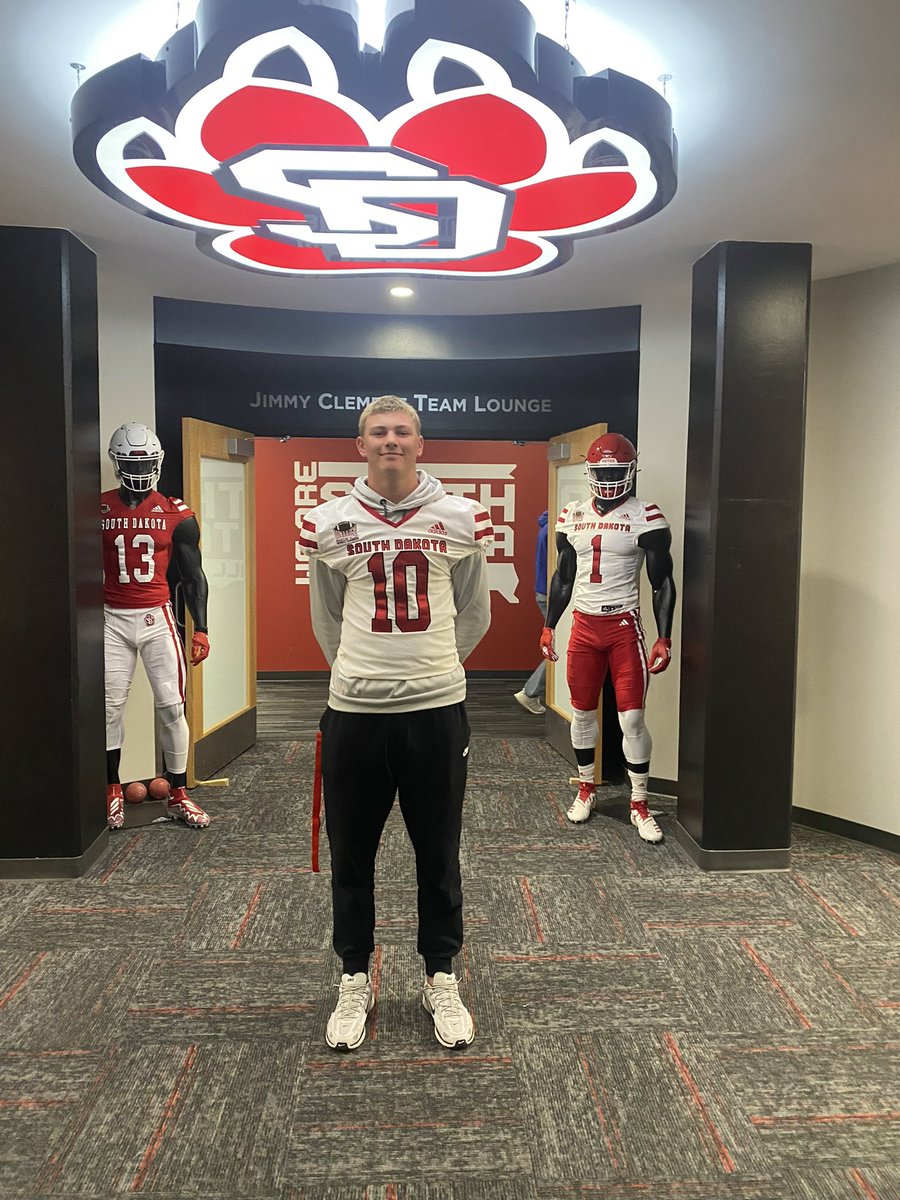 Had a great junior day with <a href="/SDCoyotesFB/">South Dakota Football</a>. Got to see practice, more of the facility and hear about what makes the program unique. Thank you for the conversations <a href="/Coach_TMorrison/">Tim Morrison</a> and thanks for putting on a great event <a href="/1CoachRosie/">Josh Rosenthal</a> <a href="/_pcpirates/">Platte County Football</a>