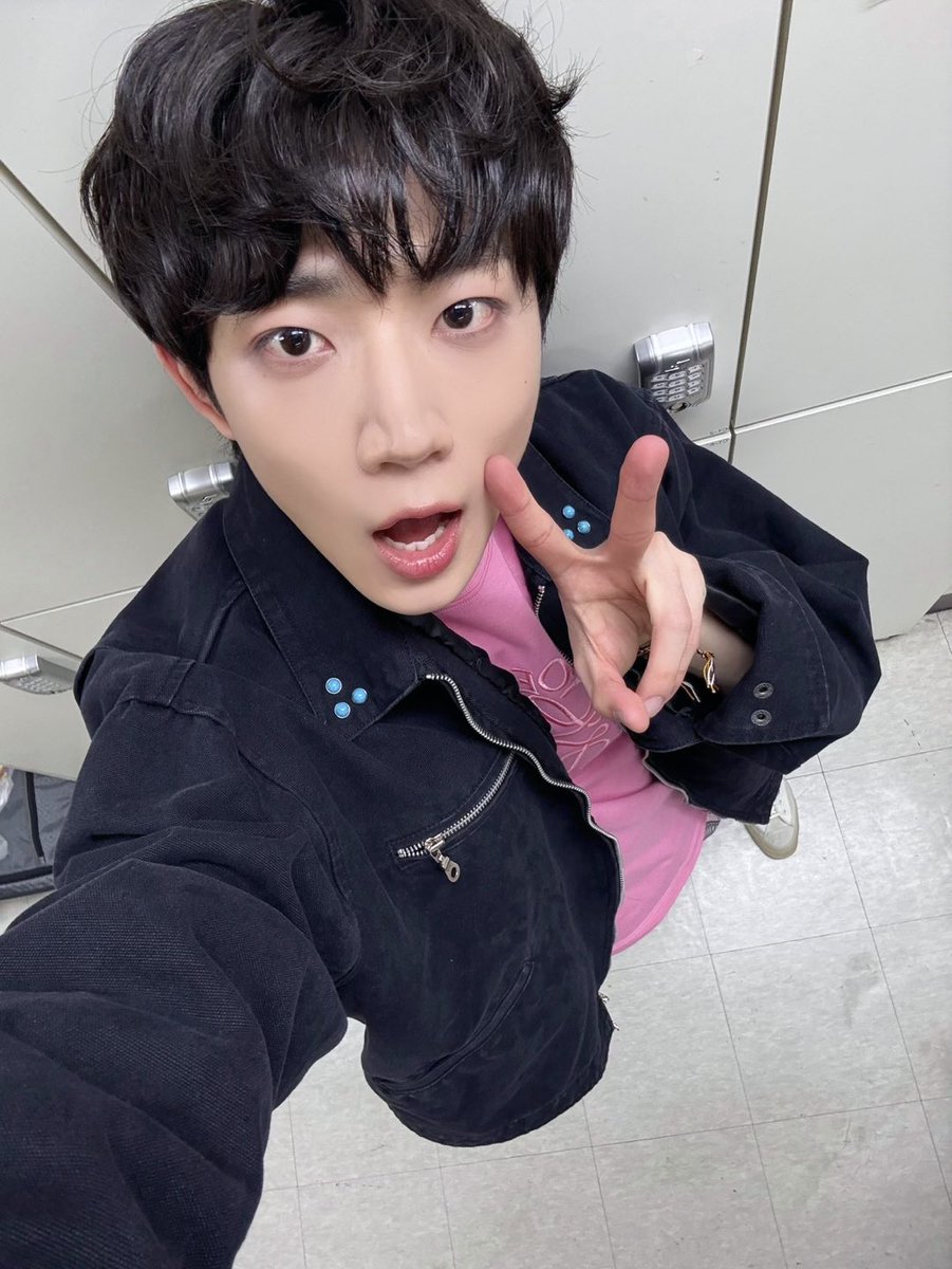 ArabTempest's tweet image. 250331 - تحديث هيونقسوب عبر التويتر:
"شبابنا~! لنركض 🩵"

@TPST_twt @TPST__official 
#TEMPEST #템페스트