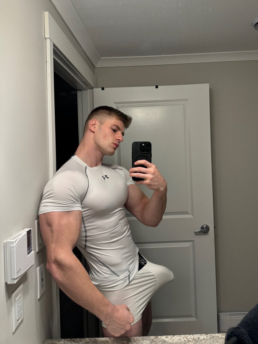 say "hi" if i can send u my surprise pic