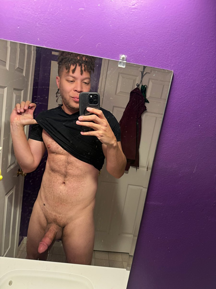indianazaddy's tweet photo. dirty mirror on the wall, who is the daddiest of them all? 🪞 https://t.co/awZLdXRuVG