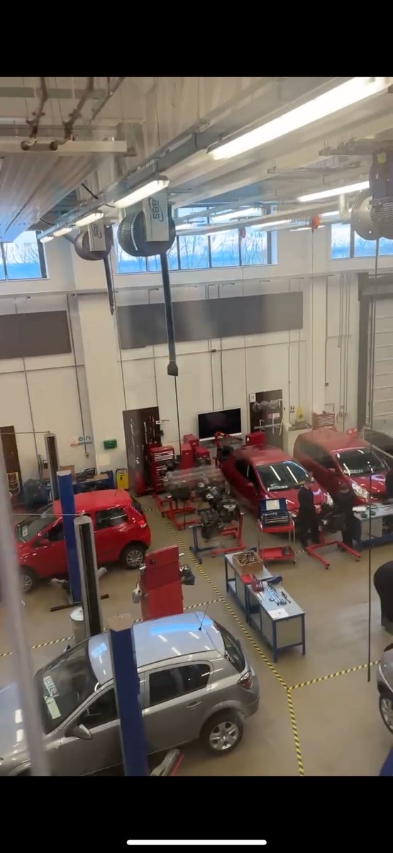 RoutesforallUWS's tweet image. Huge thanks to @AyrshireColl Kilmarnock Campus for an amazing tour for our pupils from @Auchenharvie  &amp;amp; @IrvineRoyalAcad. They got to experience the hands-on learning and engaging college environment. Such a valuable insight into future opportunities! 🎉