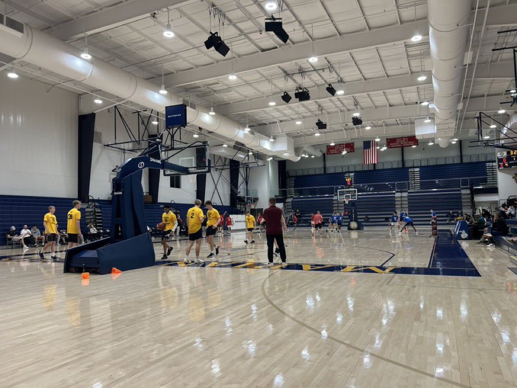 Can’t help but reflect on an incredible weekend of basketball in this great city. #ItMatters 

Fri: Monster Sweet 16 <a href="/NCAA/">NCAA</a> games at Lucas Oil

Sat: Epic <a href="/IHSAA1/">IHSAA</a> State Finals games at Gainbridge Fieldhouse

Sun: Marian hosting the state’s best  <a href="/HBBMagazine/">Hoosier Basketball Magazine</a> Top 60 Workout