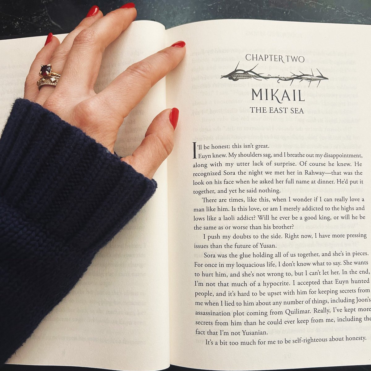 RunThruPages's tweet image. Happy Monday book lovers ❤️📖