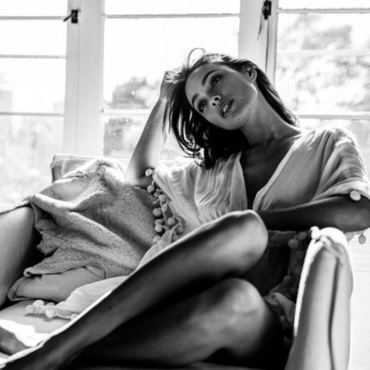 "Diciamo che non vogliamo più #innamorarci,ma in realtà aspettiamo solo qualcuno che ci faccia #cambiare #idea."

Cit.
#UnSegnoUnMutamento #VentagliDiParole