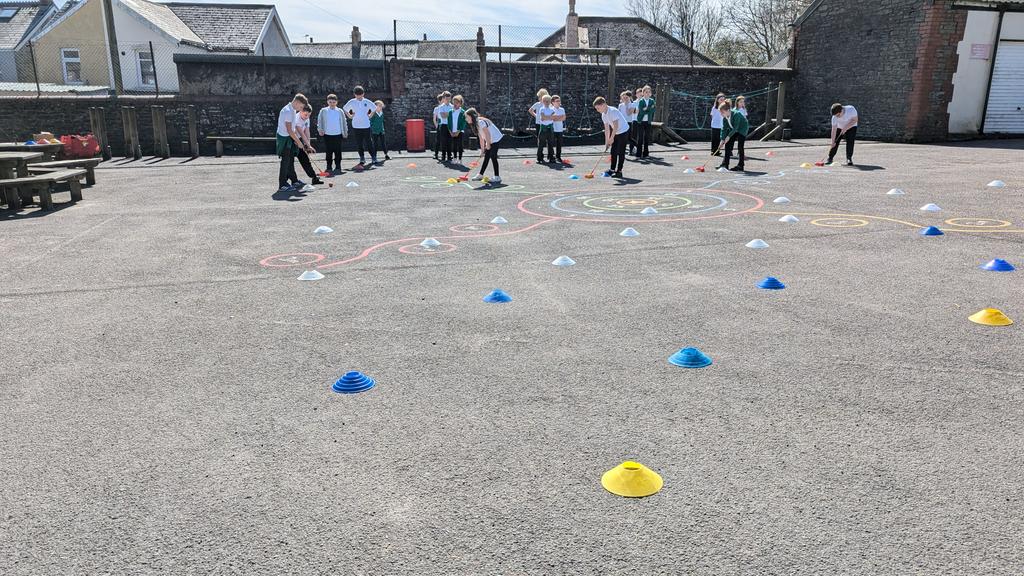 FirstSwingAcad's tweet image. Spring is here 🌞

Good to be outside today, over 100 children tried golf today!! Well done to Gilfach Fargoed Primary and Aberbargoed Primary - you all smashed it ⛳🏌️

@BrynMeadows
@wales_golf
@golffoundation
@sport_leisure 
@AberbargoedPS 
@GILFACHFARGOED
