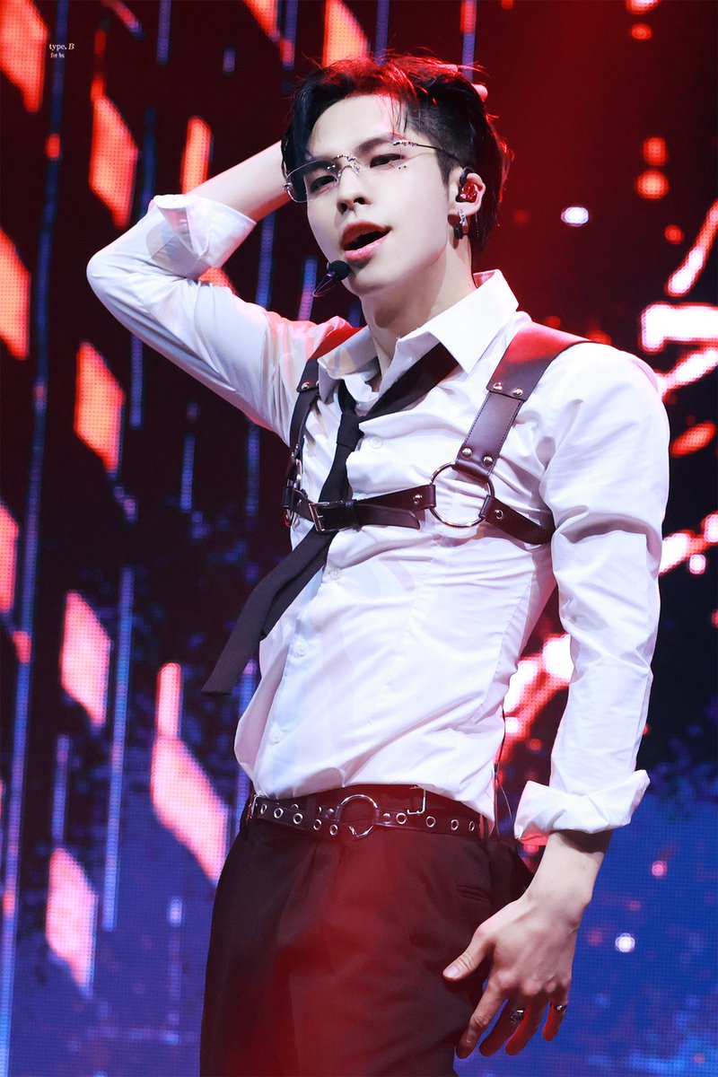 250329 🥺🫠❤️‍🔥

#BX #병곤 #CIX #이병곤 #BYOUNGGON