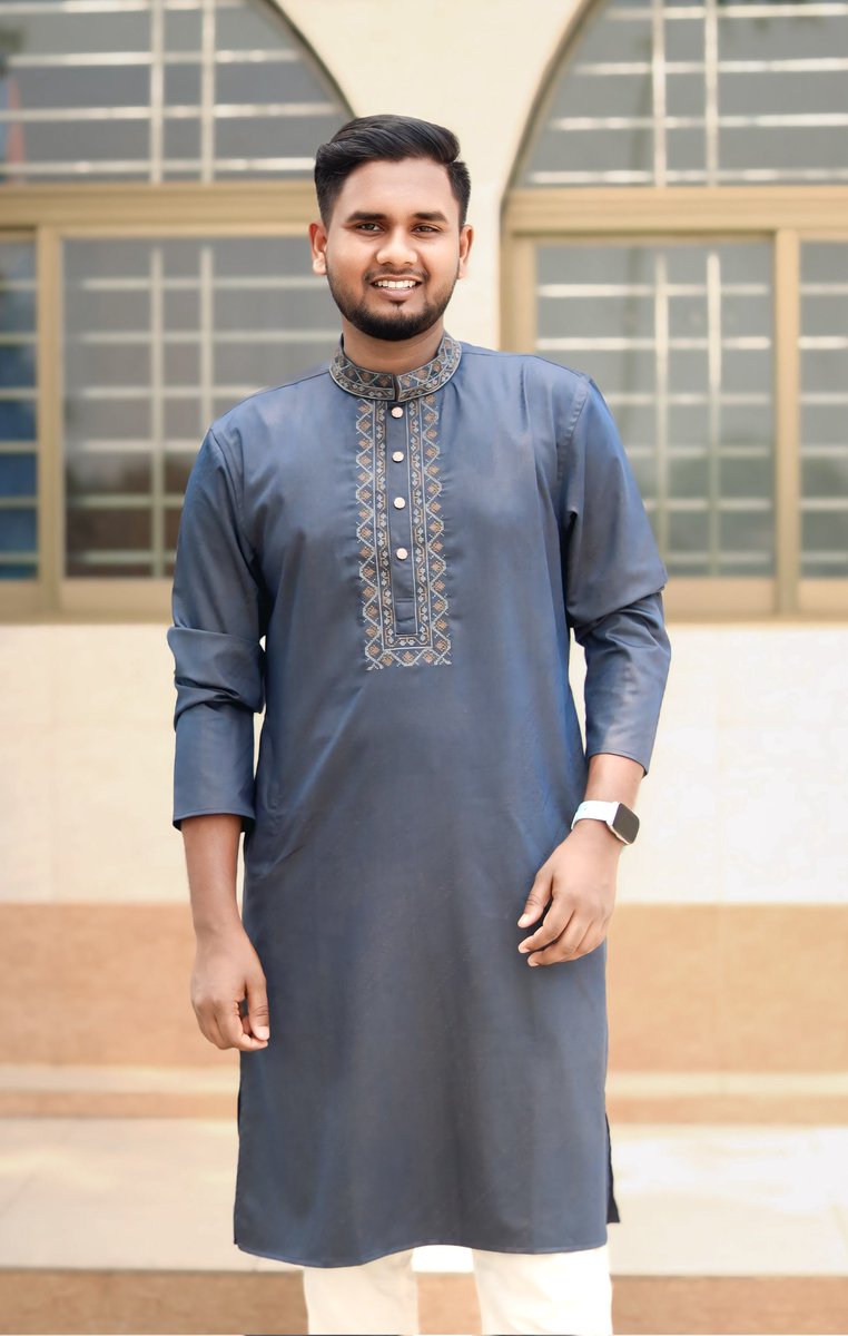 Junaidonair's tweet photo. Eid Mubarak 🌙 https://t.co/wbnft7o7PU