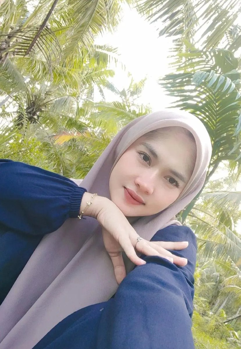 auliaysm's tweet photo. Niat eksib dihutan malah selfie https://t.co/ej7bzMV0AQ