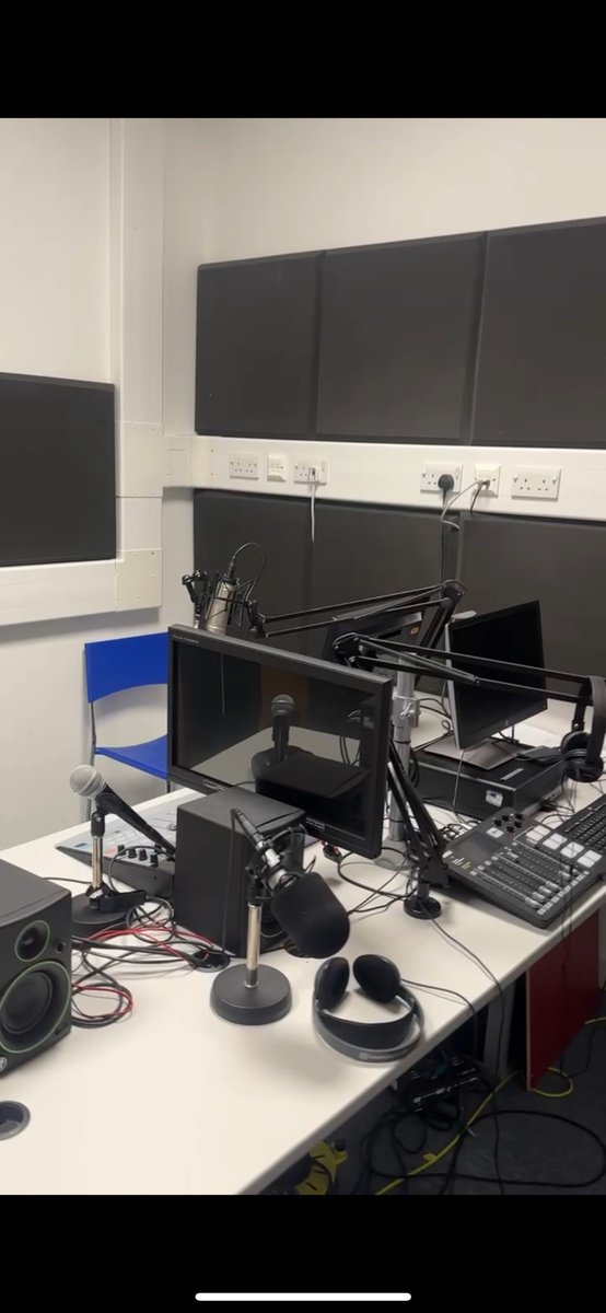 RoutesforallUWS's tweet image. A huge thank you to @WestCollScot Clydebank Campus for welcoming our pupils from @VoL_Academy 🙌 We enjoyed a room with a lovely view, an insightful tour and engaging activities that showcased the college’s dynamic learning environment. A fantastic opportunity for the pupils! 🏫